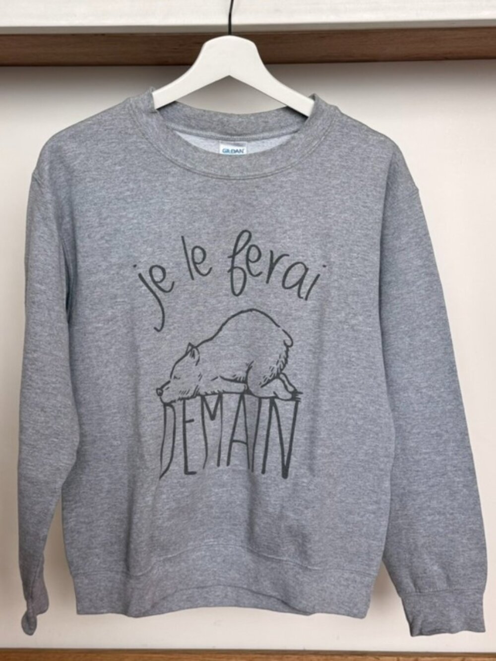 Grey sweater | Gildan